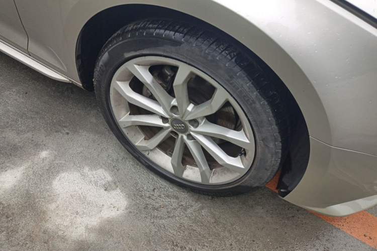 Used Audi A4L 2017 40 TFSI Style Edition Right Front Wheel Hub