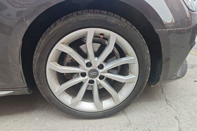 Used Audi A4L 2017 40 TFSI Style Edition Right Front Wheel Hub