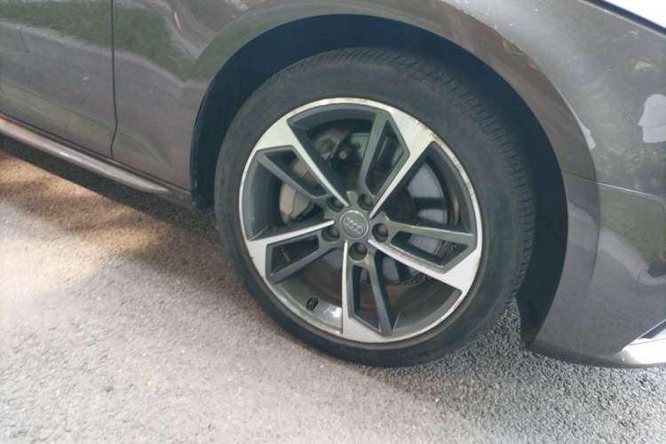 Used Audi A4L 2017 45 TFSI quattro Sport Edition Right Front Wheel Hub