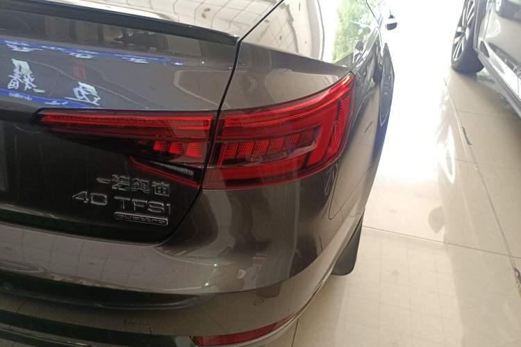 Used Audi A4L 2017 Plus 40 TFSI Fashion Model Right Rear Taillight