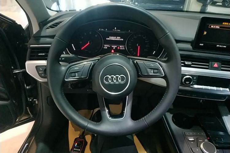 Used Audi A4L 2017 40 TFSI Style Edition Steering Wheel