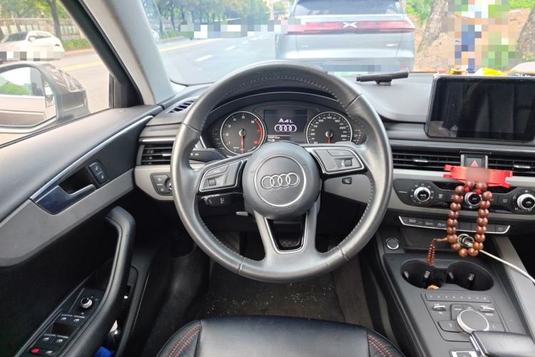 Used Audi A4L 2017 40 TFSI Ambition Edition Steering Wheel