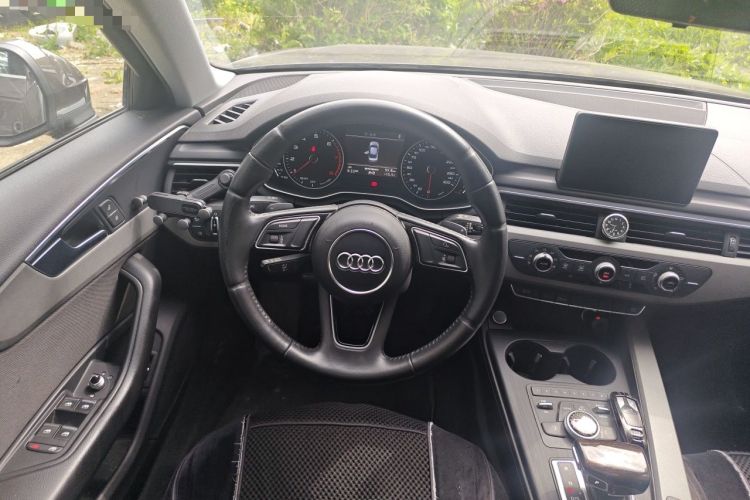 Used Audi A4L 2017 Plus 40 TFSI Ambition Model Steering Wheel