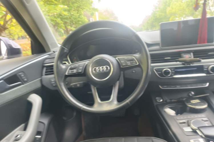 Used Audi A4L 2017 40 TFSI Style Edition Steering Wheel