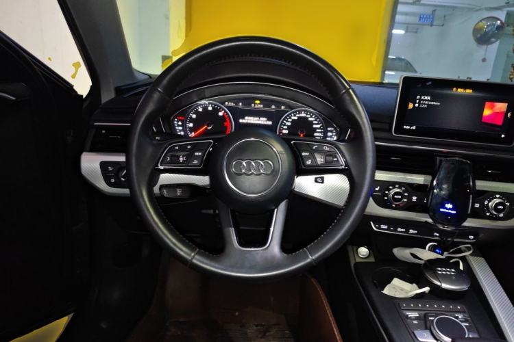 Used Audi A4L 2017 Plus 40 TFSI Fashion Model Steering Wheel