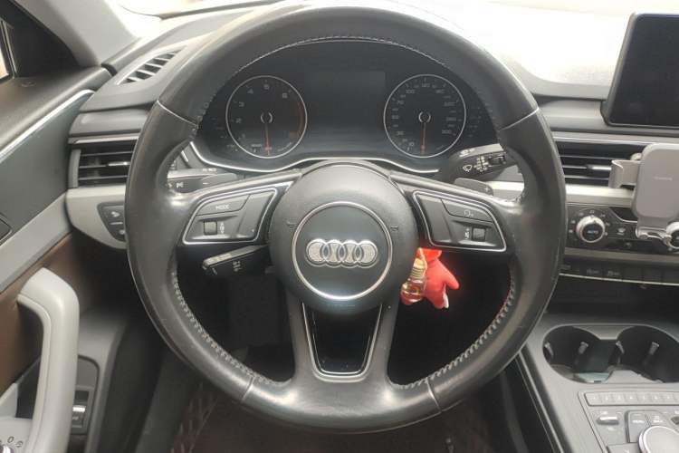 Used Audi A4L 2017 40 TFSI Ambition Edition Steering Wheel
