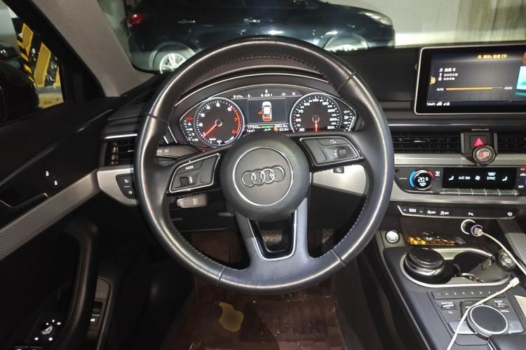 Used Audi A4L 2017 40 TFSI Fashion Model Steering Wheel