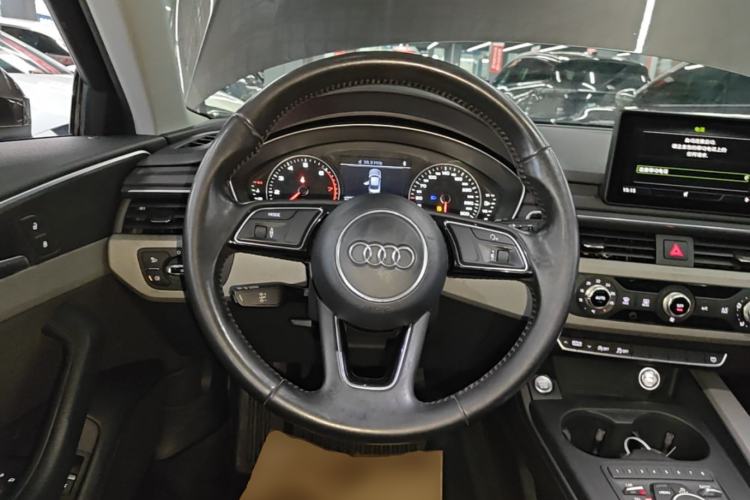 Used Audi A4L 2017 40 TFSI Ambition Edition Steering Wheel