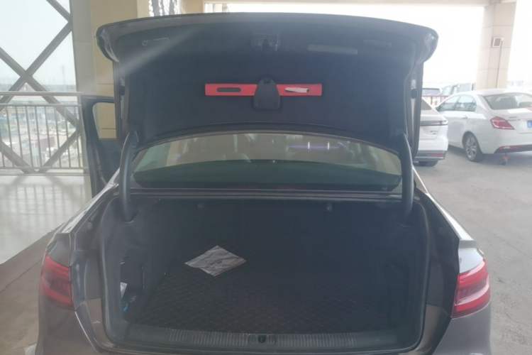 Used Audi A4L 2017 40 TFSI Fashion Model Trunk