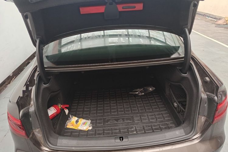 Used Audi A4L 2017 40 TFSI Style Edition Trunk