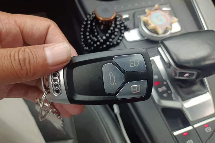 Used Audi A4L 2017 40 TFSI Style Edition Vehicle Key