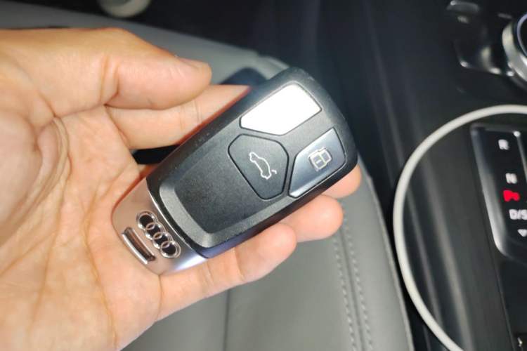 Used Audi A4L 2017 Plus 40 TFSI Fashion Model Vehicle Key