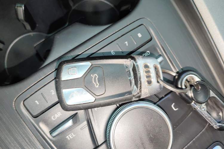 Used Audi A4L 2017 Plus 40 TFSI Ambition Model Vehicle Key