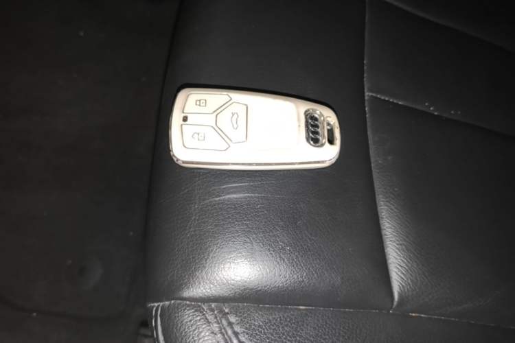 Used Audi A4L 2017 45 TFSI quattro Style Edition Vehicle Key