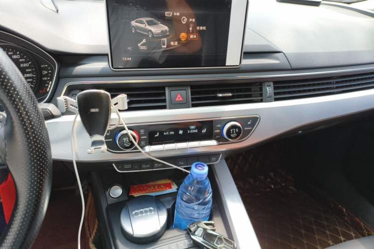 Used Audi A4L 2017 Plus 40 TFSI Ambition Model Audio And AC Panel
