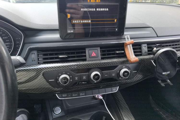 Used Audi A4L 2017 40 TFSI Ambition Edition Audio And AC Panel
