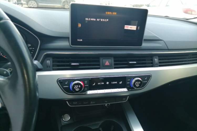 Used Audi A4L 2017 40 TFSI Style Edition Audio And AC Panel