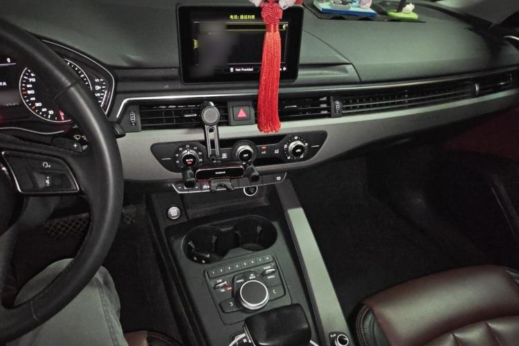 Used Audi A4L 2017 40 TFSI Ambition Edition Audio And AC Panel