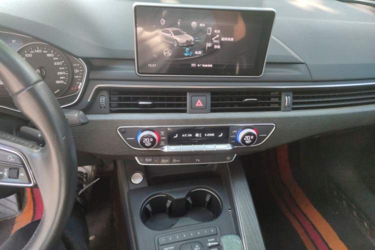 Used Audi A4L 2017 40 TFSI Style Edition Audio And AC Panel