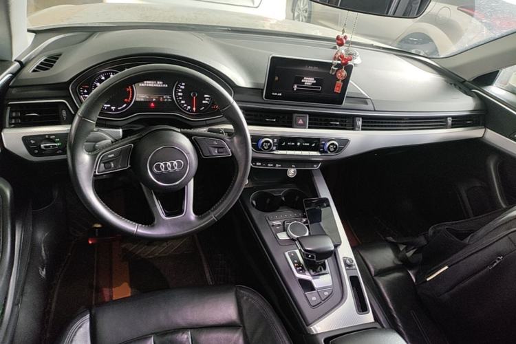 Used Audi A4L 2017 Plus 40 TFSI Fashion Model Center Console