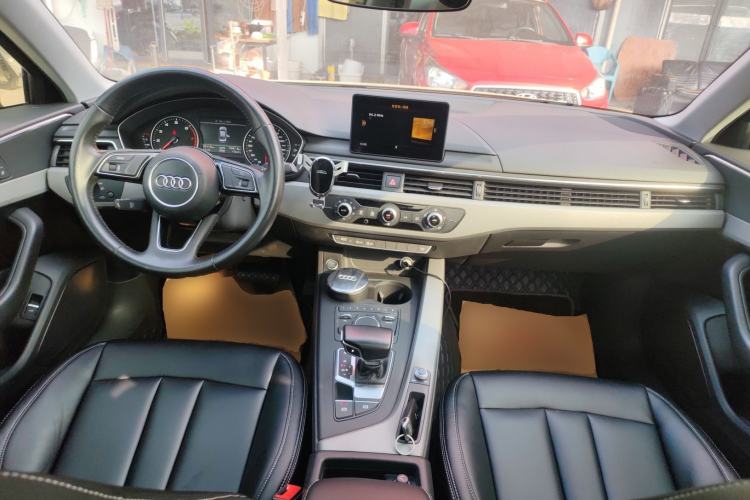 Used Audi A4L 2017 Plus 40 TFSI Ambition Model Center Console
