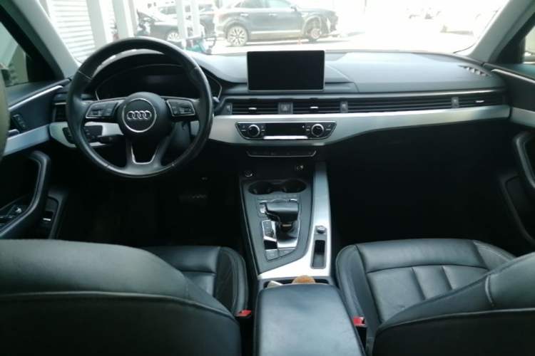 Used Audi A4L 2017 40 TFSI Style Edition Center Console