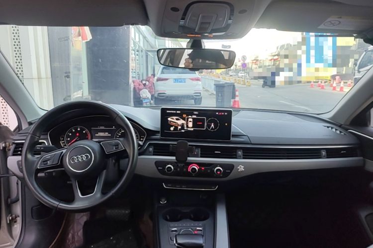 Used Audi A4L 2017 Plus 40 TFSI Ambition Model Center Console