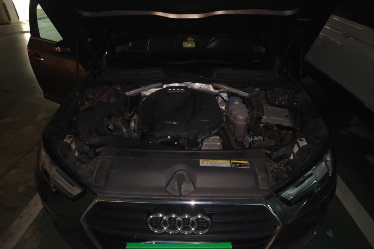 Used Audi A4L 2017 Plus 40 TFSI Fashion Model Engine Bay