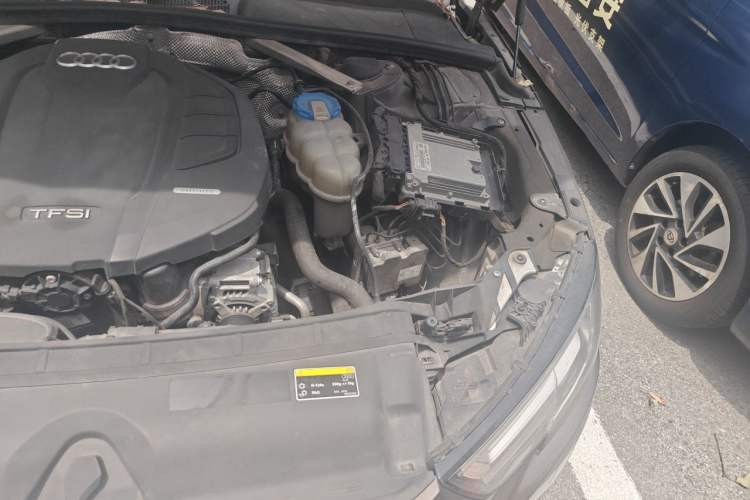 Used Audi A4L 2017 40 TFSI Fashion Model Engine Bay Left