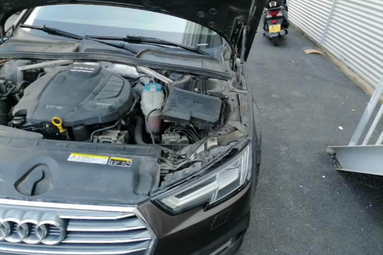 Used Audi A4L 2017 40 TFSI Style Edition Engine Bay Left