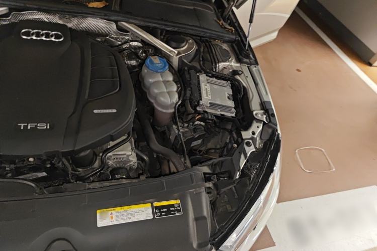 Used Audi A4L 2017 40 TFSI Fashion Model Engine Bay Left
