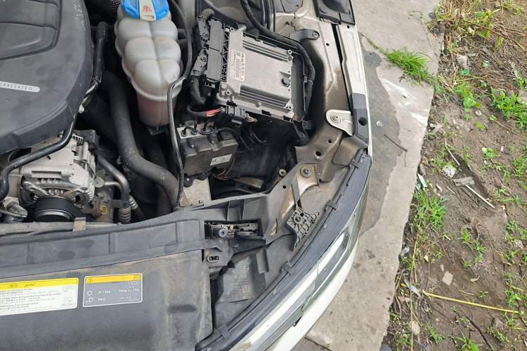 Used Audi A4L 2017 40 TFSI Style Edition Engine Bay Left