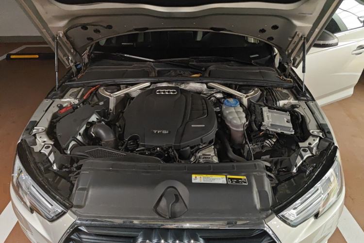 Used Audi A4L 2017 40 TFSI Fashion Model Engine Bay