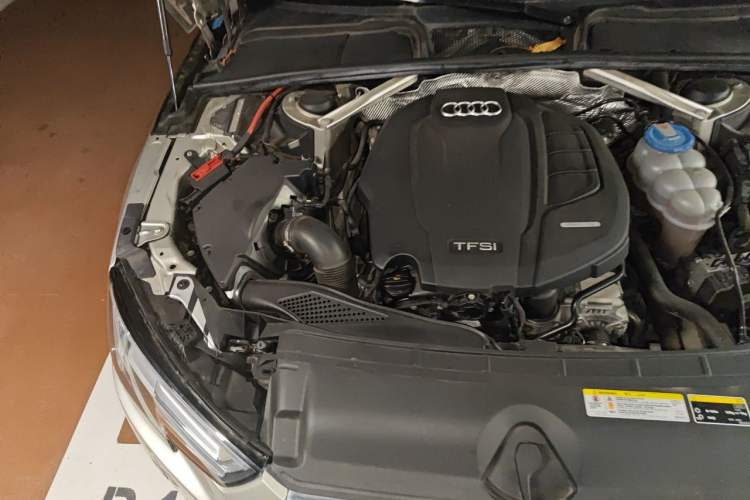 Used Audi A4L 2017 40 TFSI Fashion Model Engine Bay Right