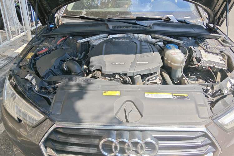 Used Audi A4L 2017 40 TFSI Ambition Edition Engine Bay