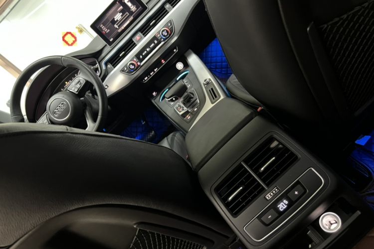 Used Audi A4L 2017 40 TFSI Fashion Model Engine Bay