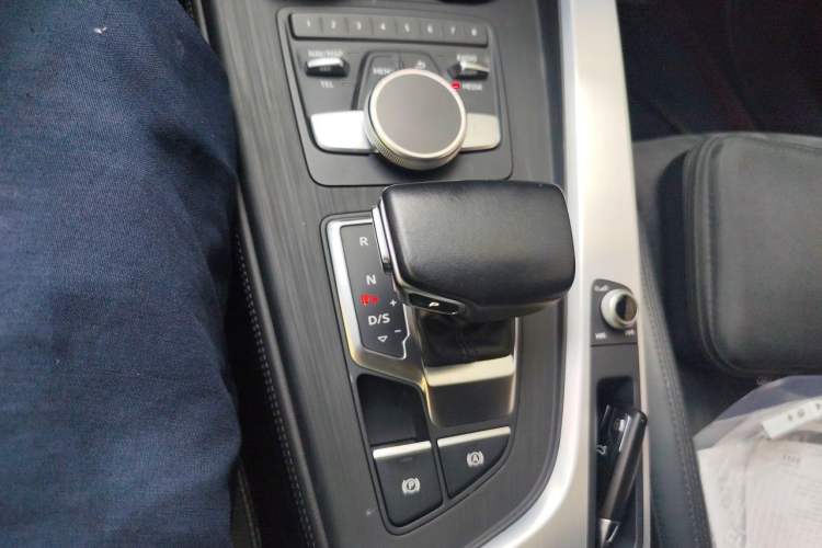 Used Audi A4L 2017 45 TFSI quattro Sport Edition Gear Lever