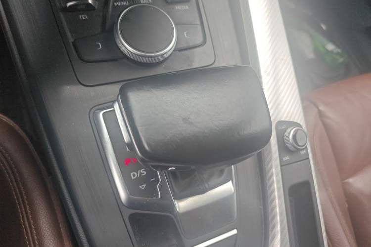 Used Audi A4L 2017 40 TFSI Fashion Model Gear Lever