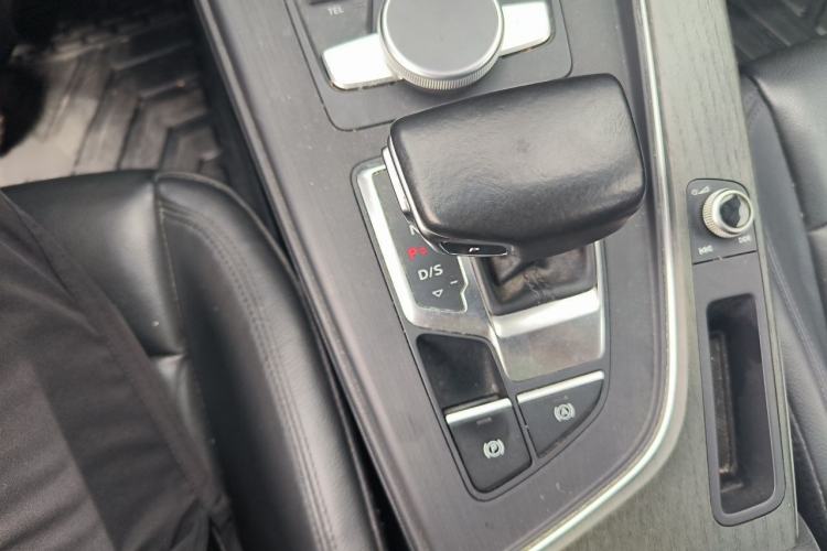 Used Audi A4L 2017 40 TFSI Style Edition Gear Lever