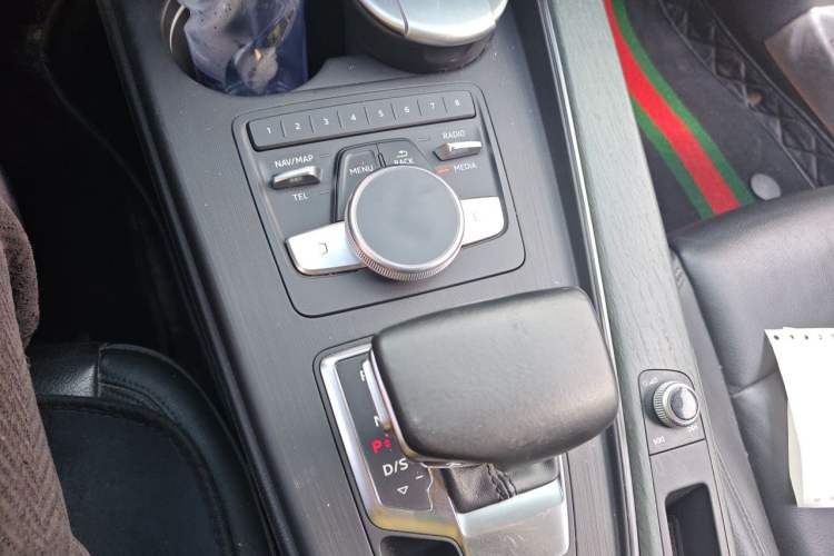 Used Audi A4L 2017 40 TFSI Style Edition Gear Lever