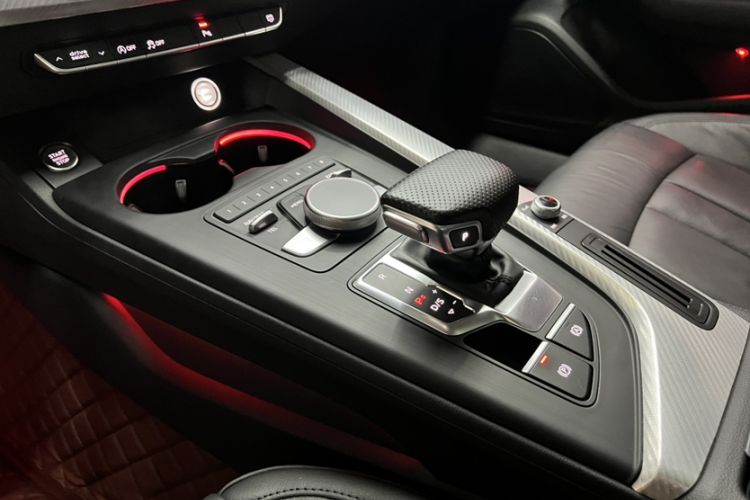 Used Audi A4L 2017 40 TFSI Fashion Model Interior 9