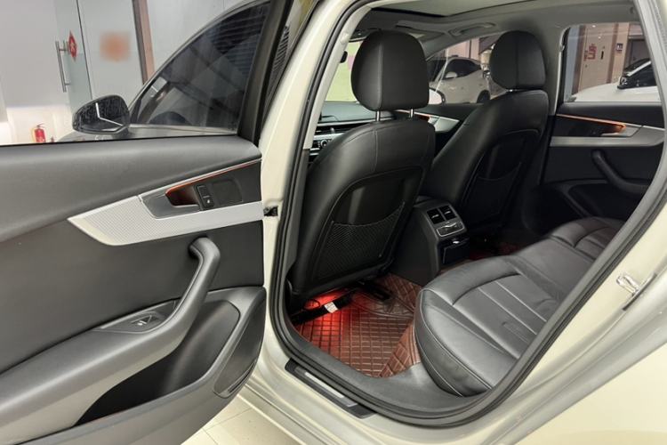 Used Audi A4L 2017 40 TFSI Fashion Model Left Front Seat