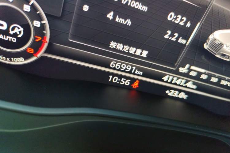 Used Audi A4L 2017 45 TFSI quattro Sport Edition Odometer Close Up