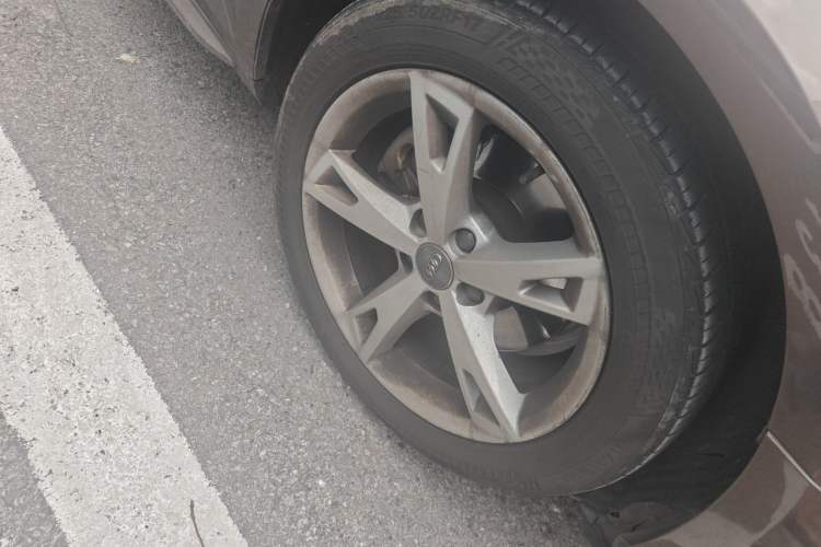 Used Audi A4L 2017 40 TFSI Fashion Model Right Front Wheel Hub