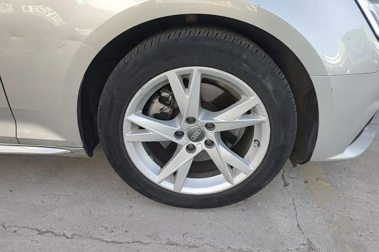 Used Audi A4L 2017 Plus 40 TFSI Ambition Model Right Front Wheel Hub