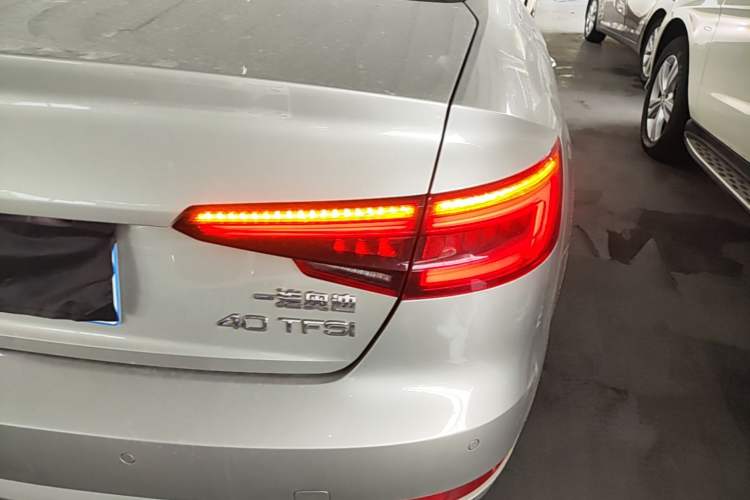 Used Audi A4L 2017 Plus 40 TFSI Fashion Model Right Rear Taillight