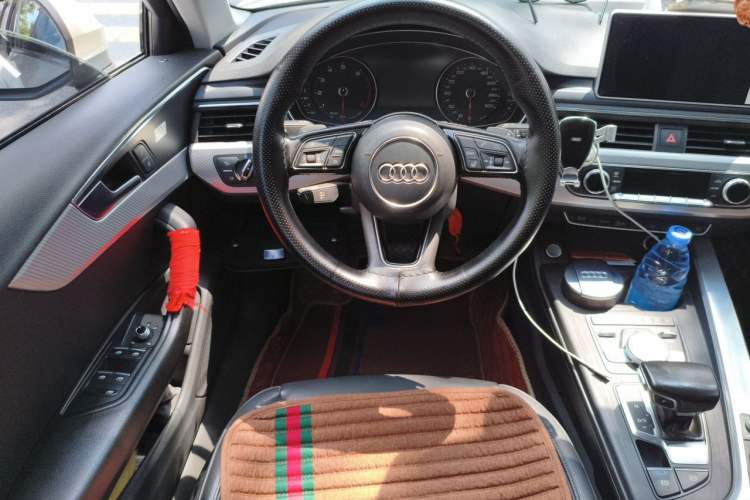 Used Audi A4L 2017 Plus 40 TFSI Ambition Model Steering Wheel