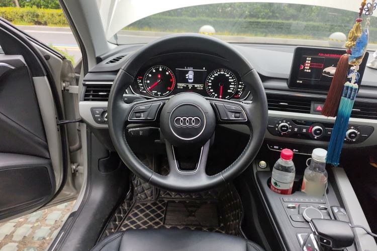Used Audi A4L 2017 40 TFSI Ambition Edition Steering Wheel