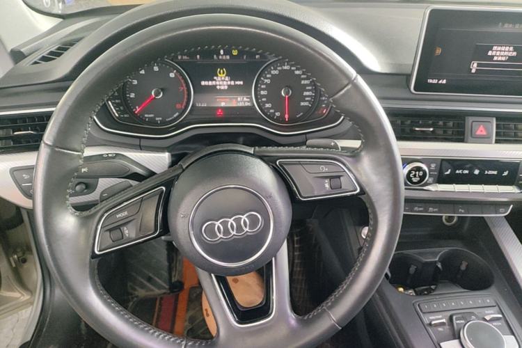 Used Audi A4L 2017 Plus 40 TFSI Fashion Model Steering Wheel