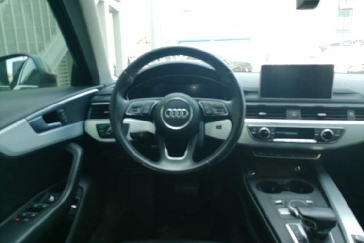 Used Audi A4L 2017 40 TFSI Style Edition Steering Wheel